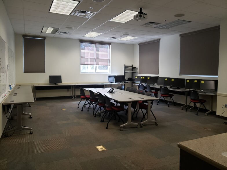 More Photos Of 4017 W Dr Martin Luther King Jr Blvd, Tampa Office For Sale