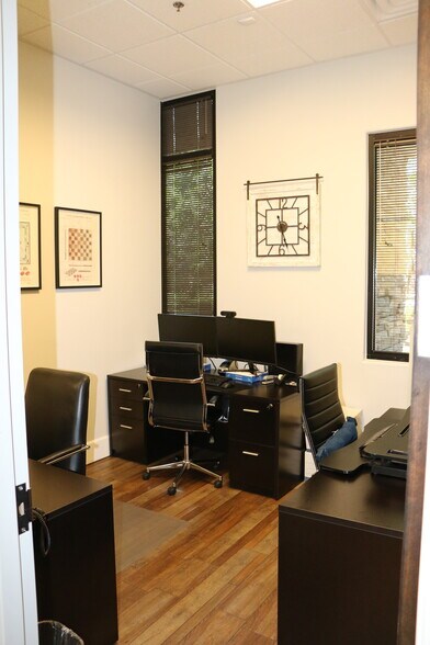 More Photos Of 10799 W Twain Ave, Las Vegas Office For Sale