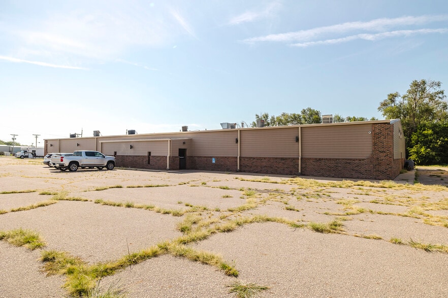 More Photos Of 2350 E 8th St, Hays Freestanding For Sale