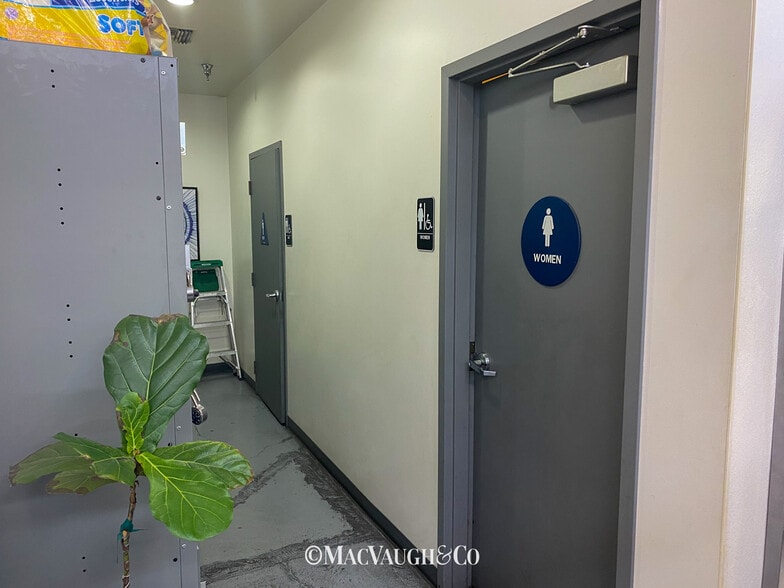 More Photos Of 904 S Alta Vista Ave, Monrovia Manufacturing For Lease