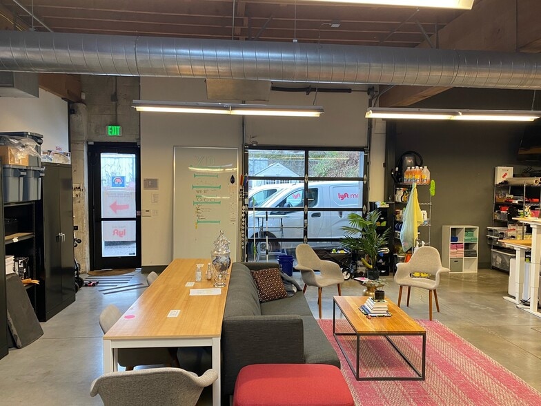 More Photos Of 2712 N Mississippi Ave, Portland Office For Lease