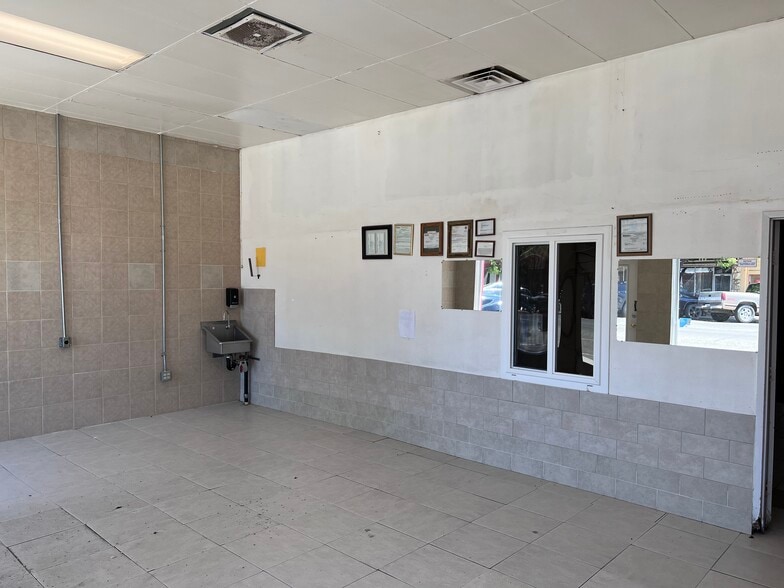 More Photos Of 1537-1541 Center ave, Dos Palos General Retail For Sale