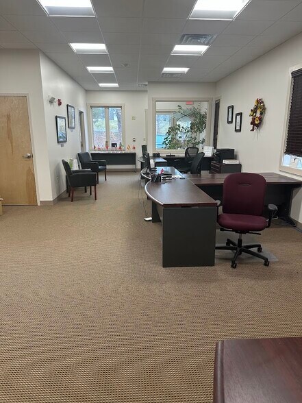 More Photos Of 32 Artisan Ct, Gilford Flex For Sale