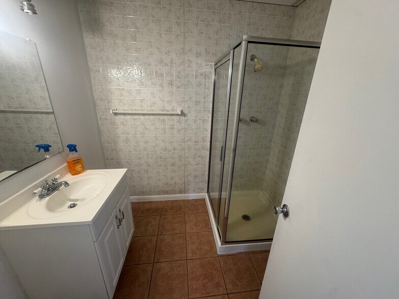 More Photos Of 6214 Beverly Hill St, Houston Office For Lease