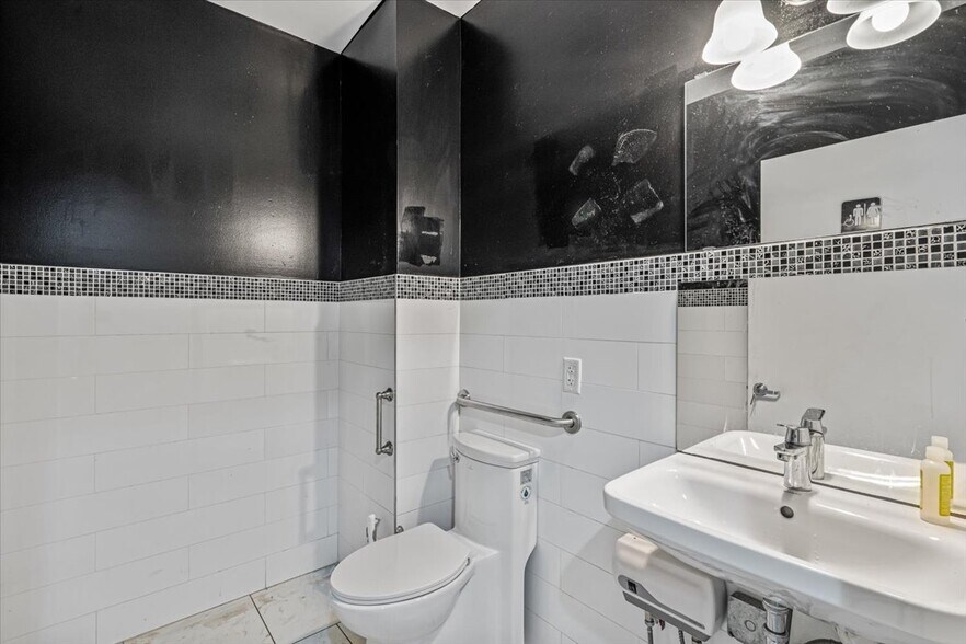 More Photos Of 32-04 38th Ave, Long Island City Apartments For Lease