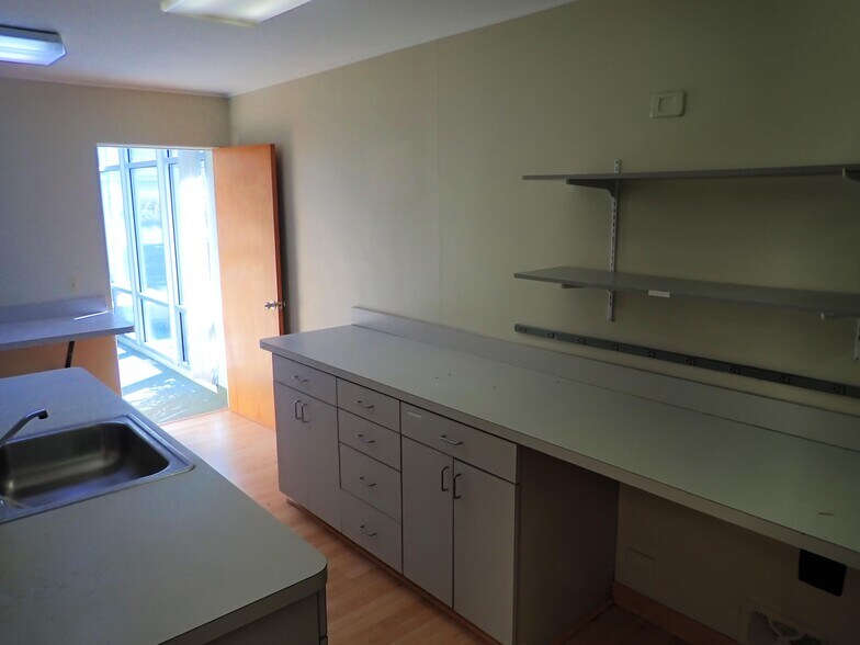 More Photos Of 6133 Big Tree Rd, Livonia Medical For Lease