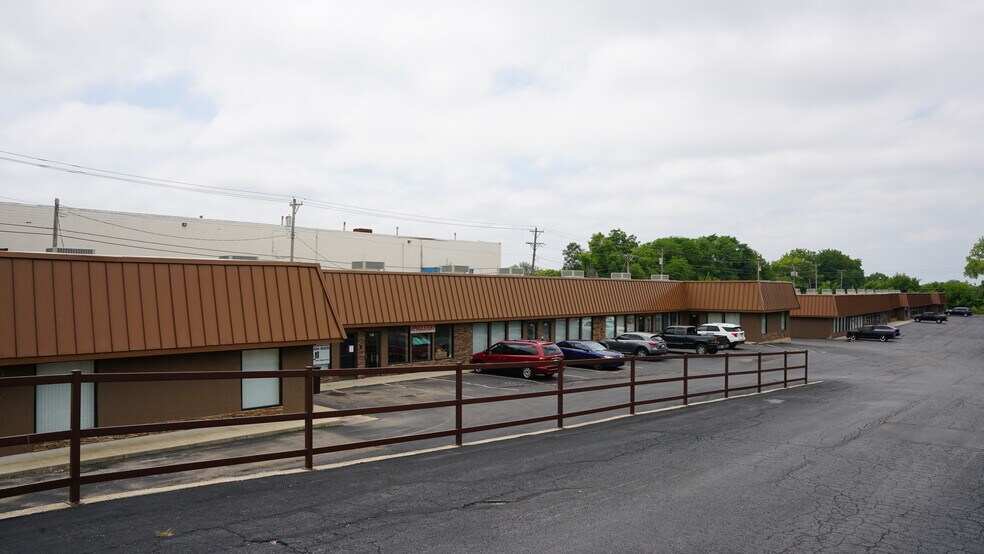 More Photos Of 1600 S Noland Rd, Independence Light Distribution For Lease