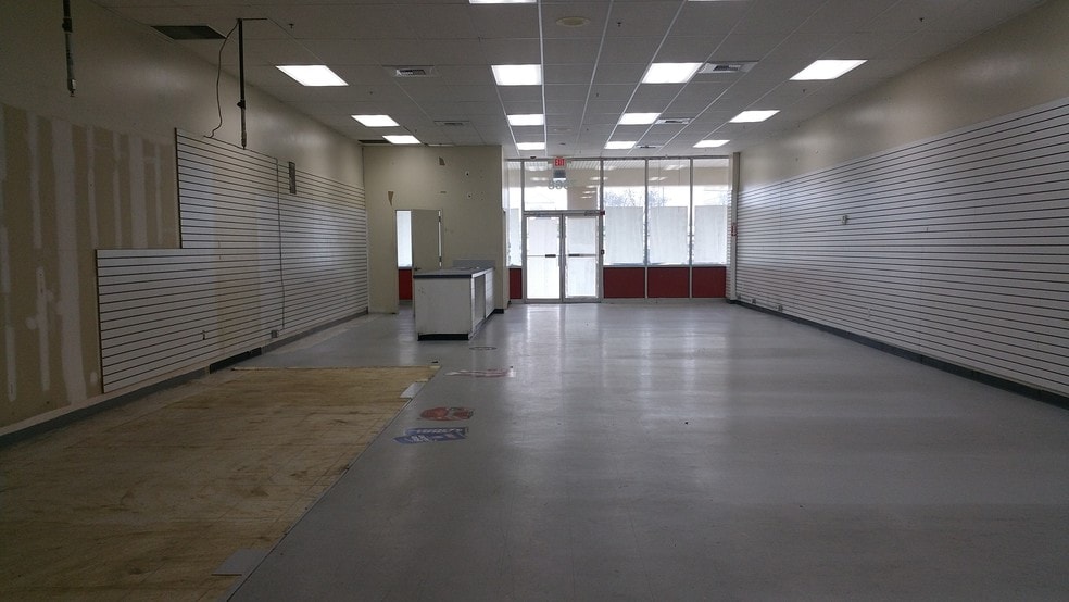 More Photos Of 7500-7558 Annapolis Rd, Lanham Unknown For Lease
