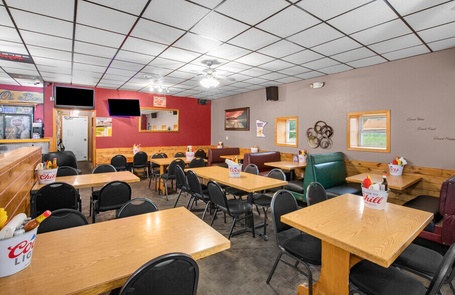 More Photos Of 14351 NE 78th St, Foley Restaurant For Sale