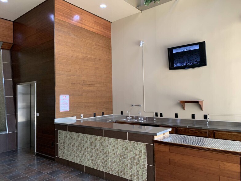 More Photos Of 1 E Market St, York Office For Sale