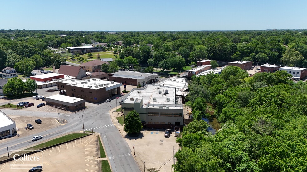 More Photos Of 305 E Main St, Siloam Springs Office For Sale