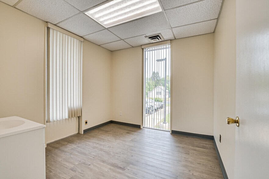 More Photos Of 451 S Washington Ave, Piscataway Medical For Lease