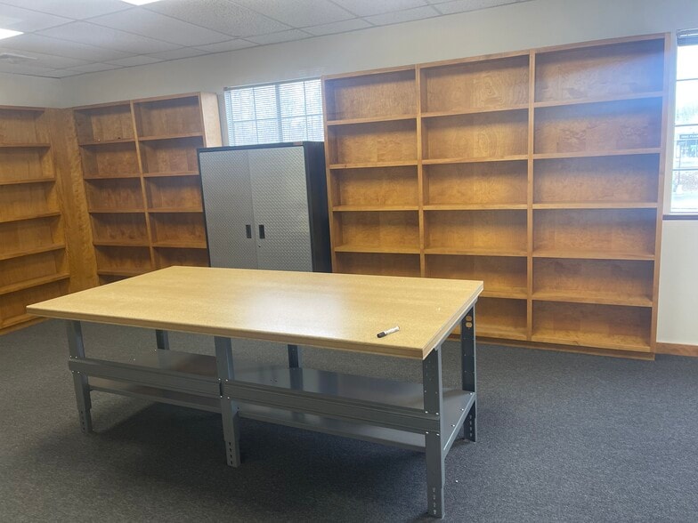 More Photos Of 188 Eagle Rock Ave, Roseland Office For Lease