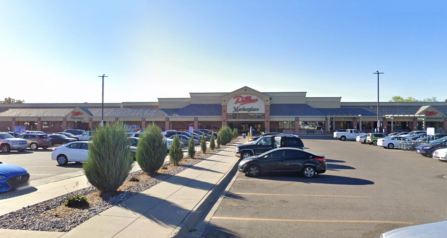 Primary Photo Of 4701 W 6th St, Lawrence Supermarket For Lease