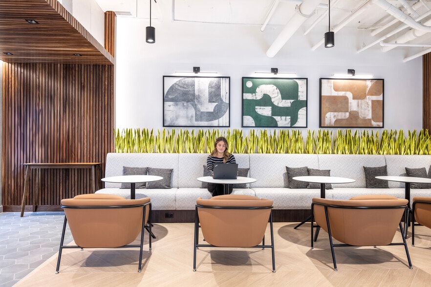 More Photos Of 6363 N State Highway 161, Irving Office For Lease