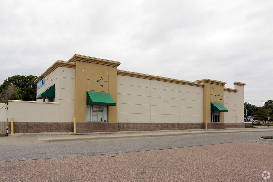 More Photos Of 565 N Chelton Rd, Colorado Springs Fast Food For Sale