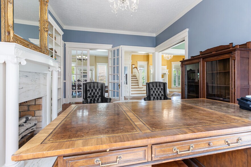 More Photos Of 1542 Frederica St, Owensboro Office Residential For Sale