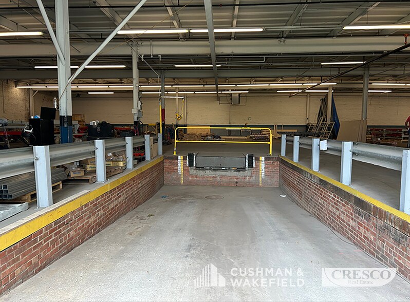 More Photos Of 323-341 Eddy Rd, Cleveland Manufacturing For Sale