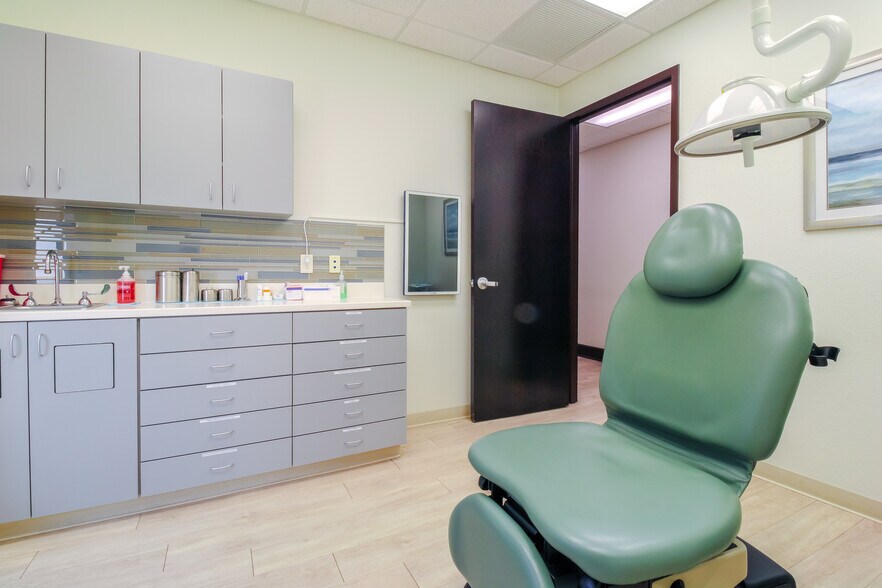 More Photos Of 4040 Medical Park Dr, Odessa Medical For Sale