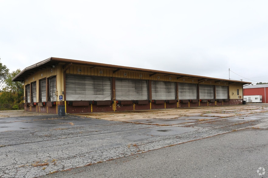 More Photos Of 3020 Gale Ave, Hubbard Truck Terminal For Sale