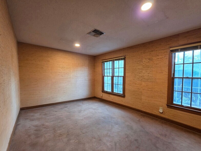 More Photos Of 411 Andrews Rd, Durham Office For Sale