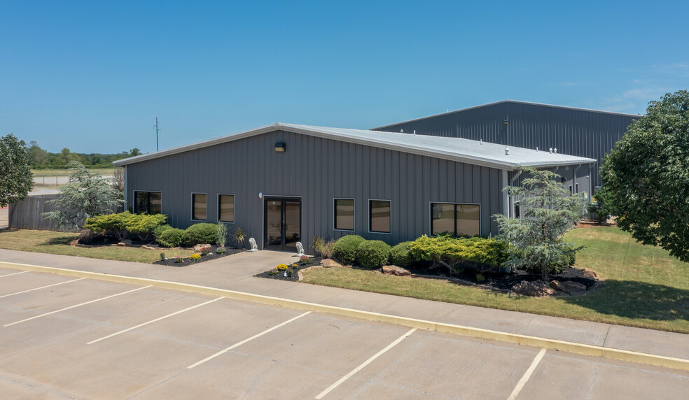 Primary Photo Of 41500 Wolverine Rd, Shawnee Warehouse For Sale