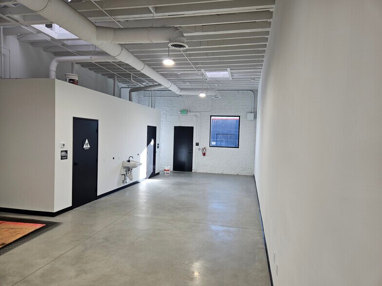 More Photos Of 2490-2498 E Colorado Blvd, Pasadena Storefront For Lease