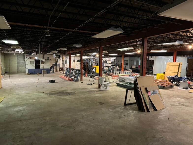 More Photos Of 1700 W Main St, Oklahoma City Warehouse For Lease