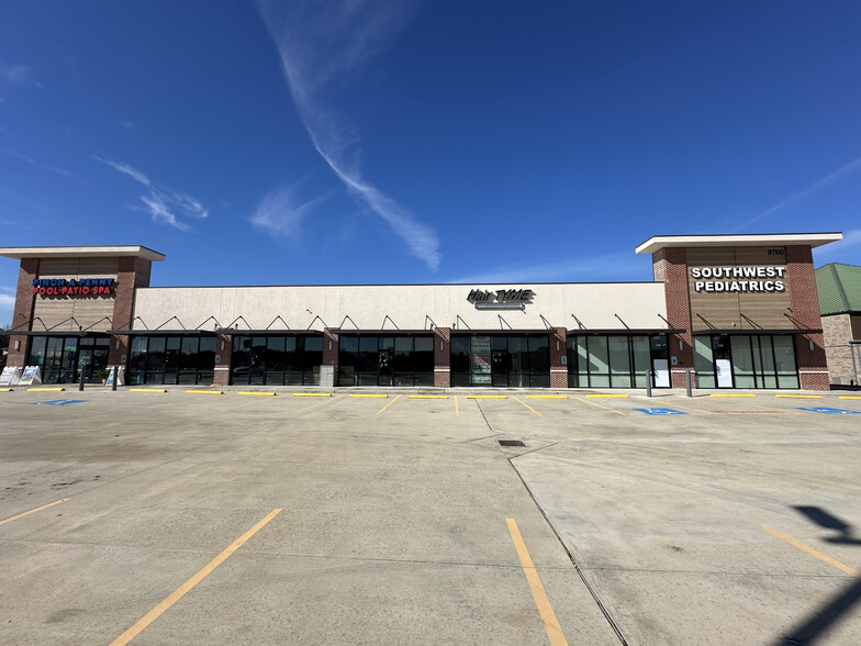 Primary Photo Of 9760 Highway 6 S, Sugar Land Storefront For Lease