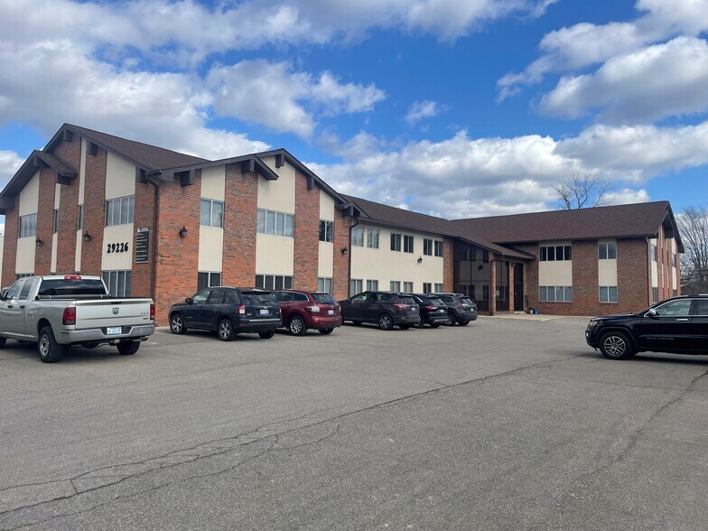 Primary Photo Of 29226 Orchard Lake Rd, Farmington Hills Office For Lease