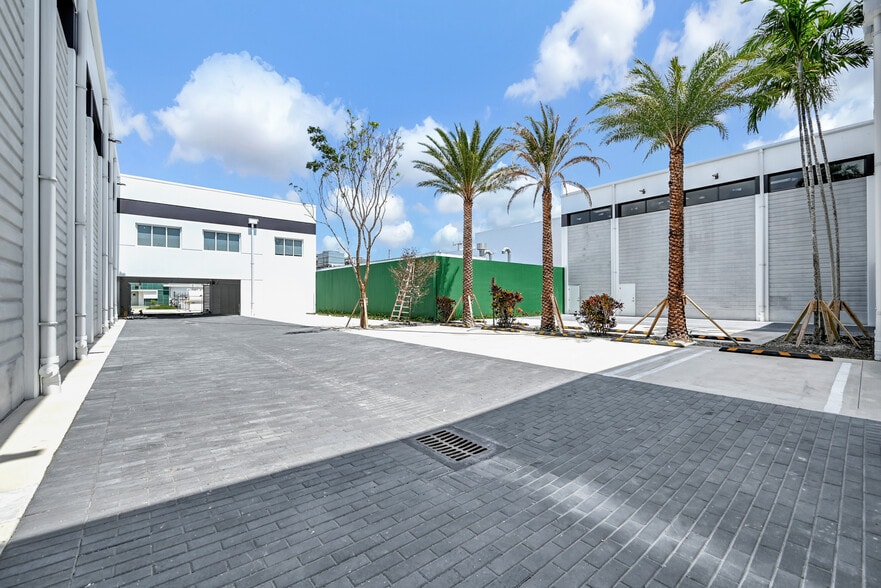 More Photos Of 210 NE 68th St, Miami Warehouse For Sale