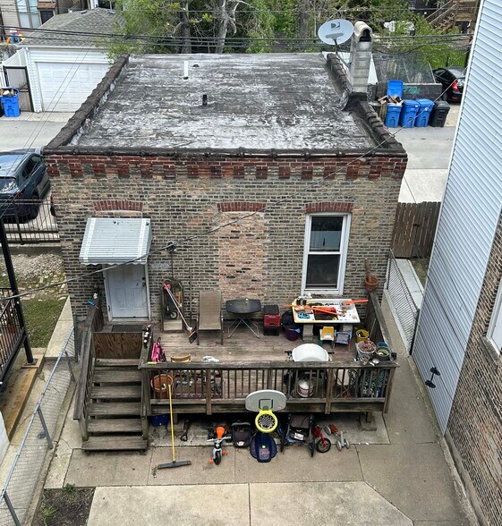 More Photos Of 2620 W Evergreen Ave, Chicago Apartments For Sale