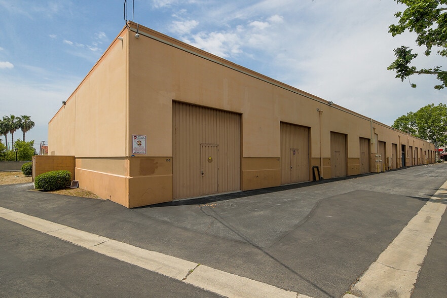 More Photos Of 150-176 W Pomona Ave, Monrovia Warehouse For Sale