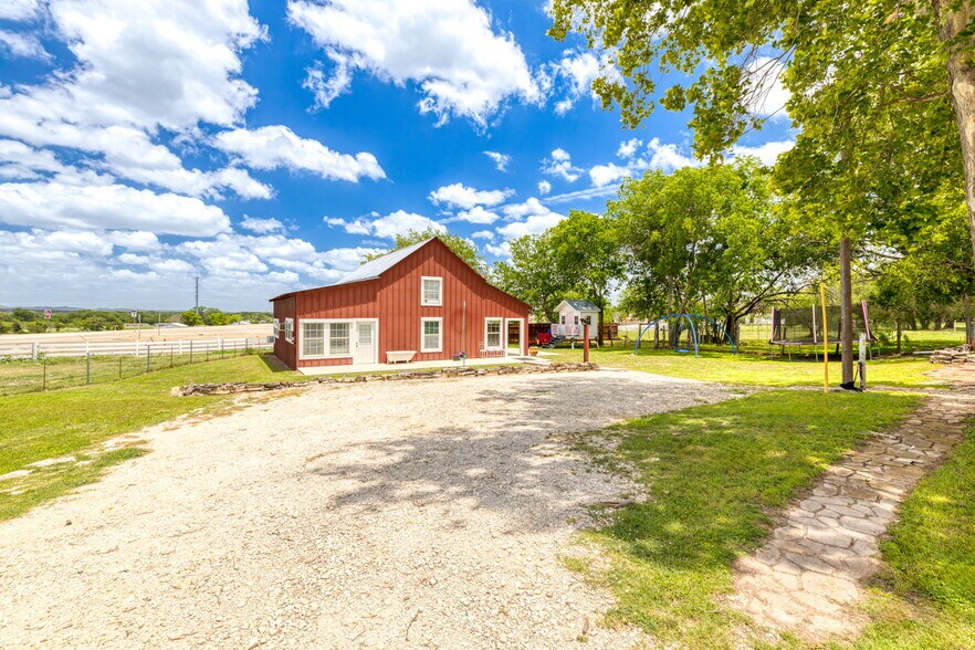 More Photos Of 2 FM 289, Comfort Specialty For Sale