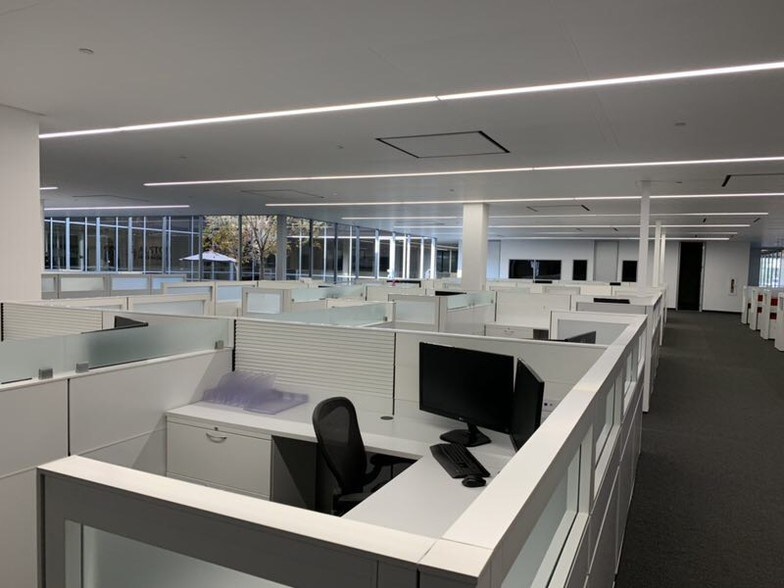 More Photos Of 2323 Main St, Irvine Warehouse For Lease