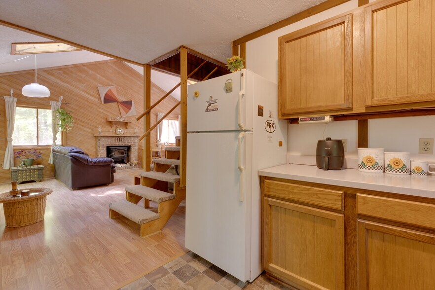 More Photos Of 11 Mountainside Dr, Berkeley Springs Specialty For Sale