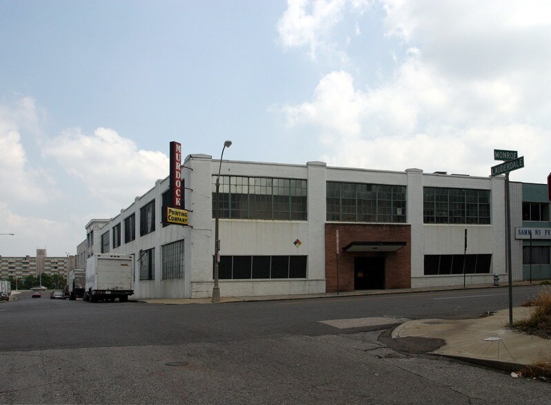 More Photos Of 430 Monroe Ave, Memphis Warehouse For Lease