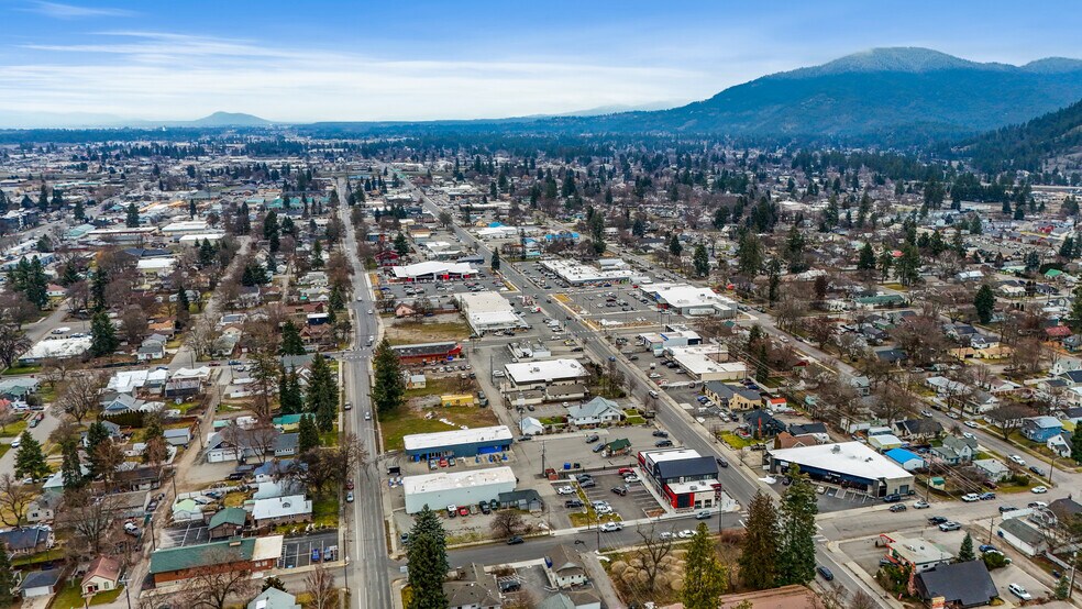 More Photos Of 1114 N 3rd St, Coeur d'Alene Service Station For Sale