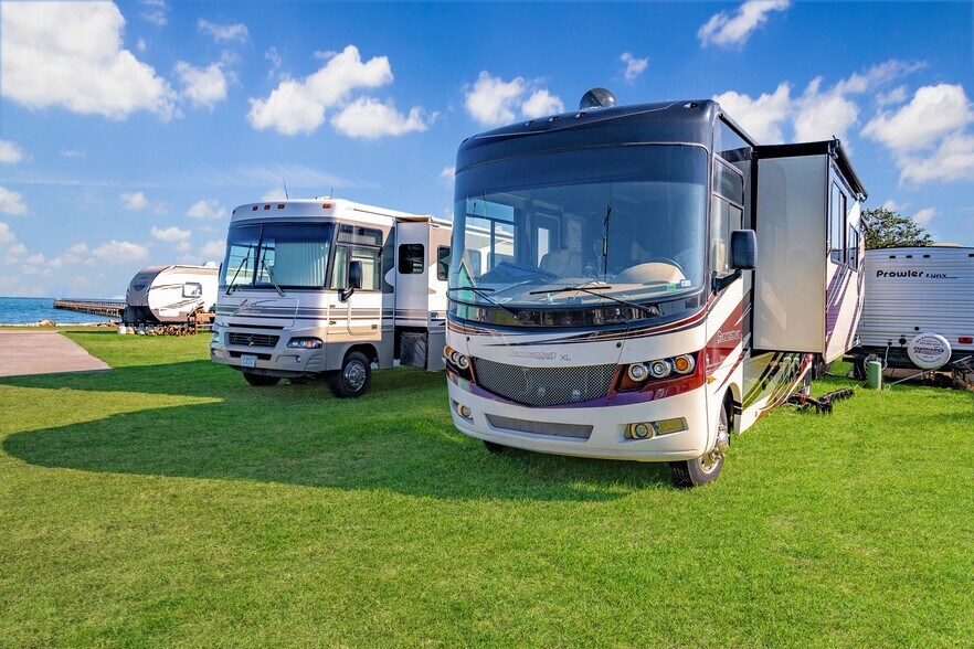 More Photos Of 301 S Fulton Beach, Rockport Trailer Camper Park For Sale