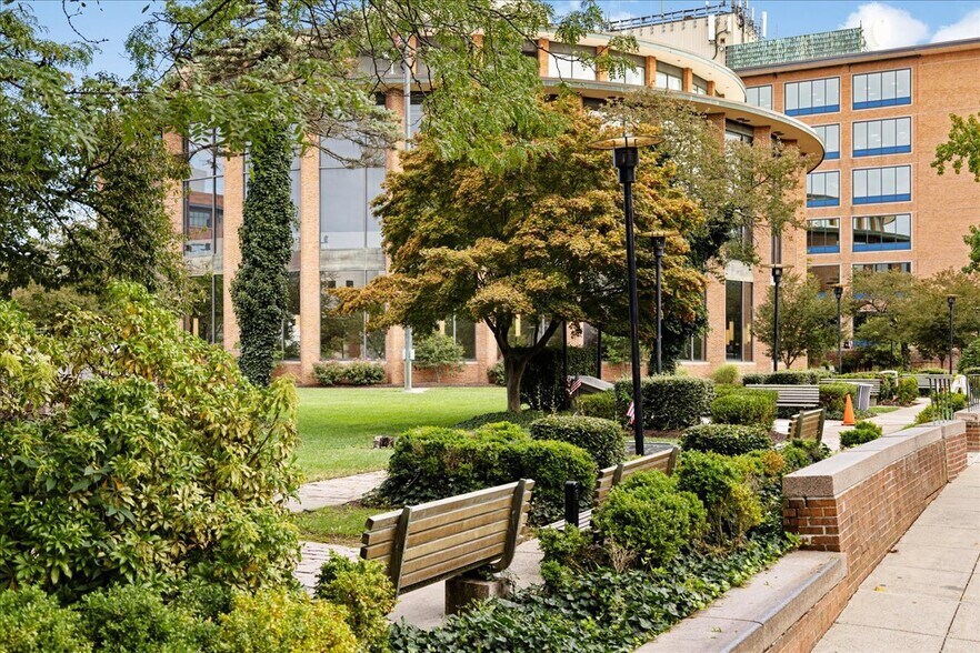 More Photos Of 152 N Main St, Doylestown Medical For Lease