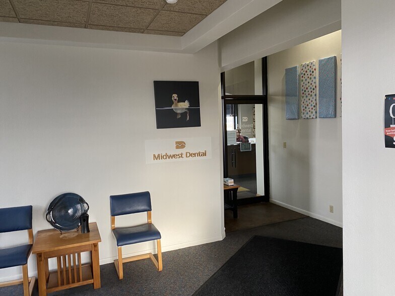 More Photos Of 207 S McLean St, Lincoln Office For Sale