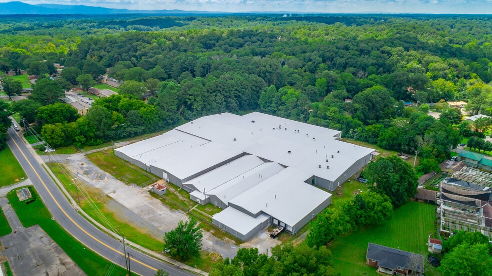 More Photos Of 1318 Underwood St, Dalton Warehouse For Sale