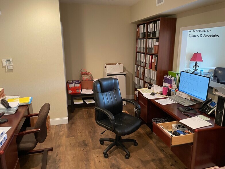 More Photos Of 6232 Madison St, New Port Richey Office For Sale