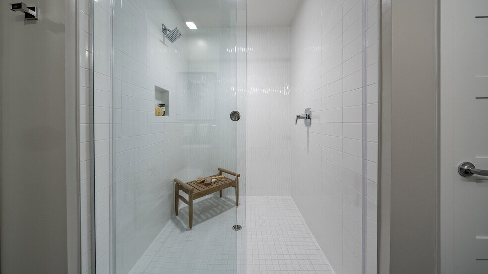 More Photos Of 295 NE Ivanhoe Blvd, Orlando Apartments For Lease