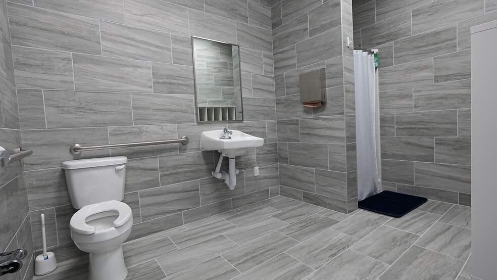 More Photos Of 4228 Clay Business Dr, Katy Service For Lease