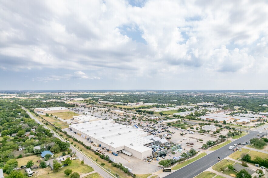 More Photos Of 1395 US Highway 183, Leander Unknown For Lease