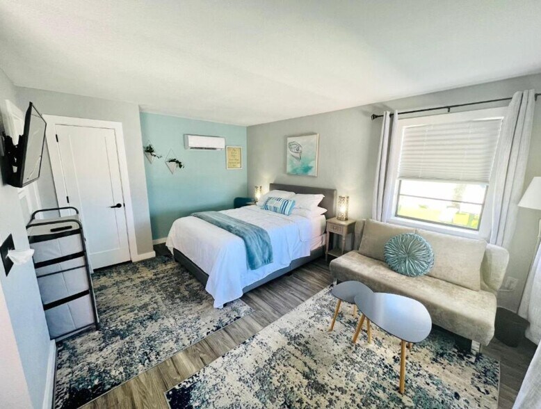 More Photos Of 1915 N Atlantic Ave, Daytona Beach Hotel For Sale