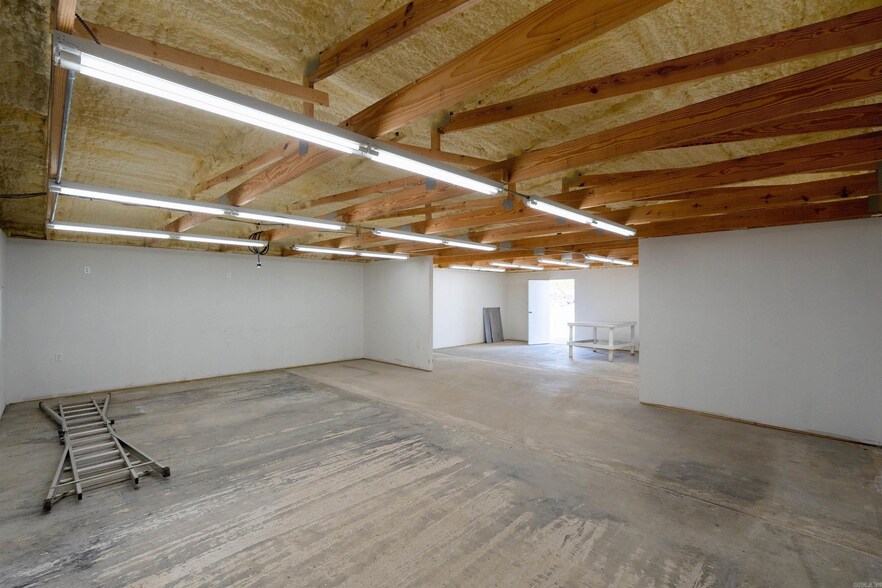 More Photos Of 119 Gemar, Pangburn Industrial For Sale