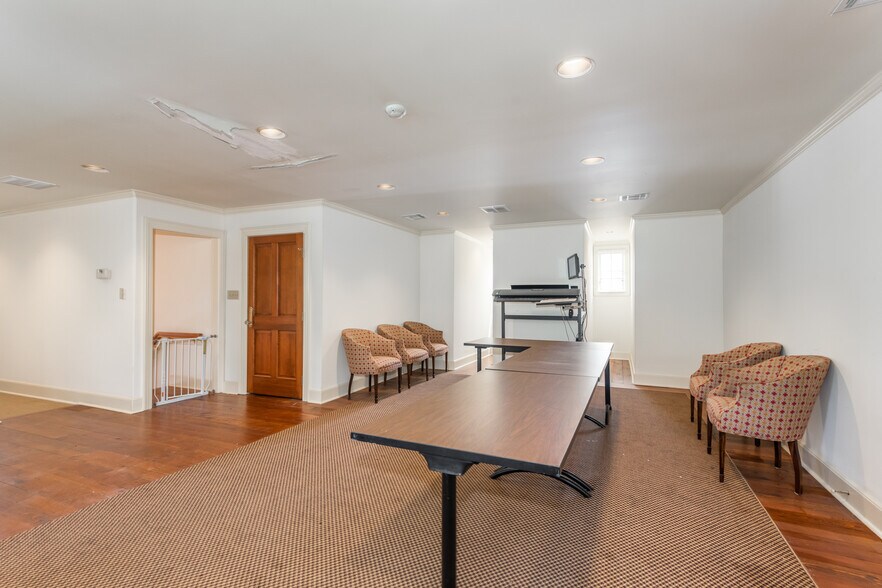 More Photos Of 987 Harris St, Tunica Office For Sale