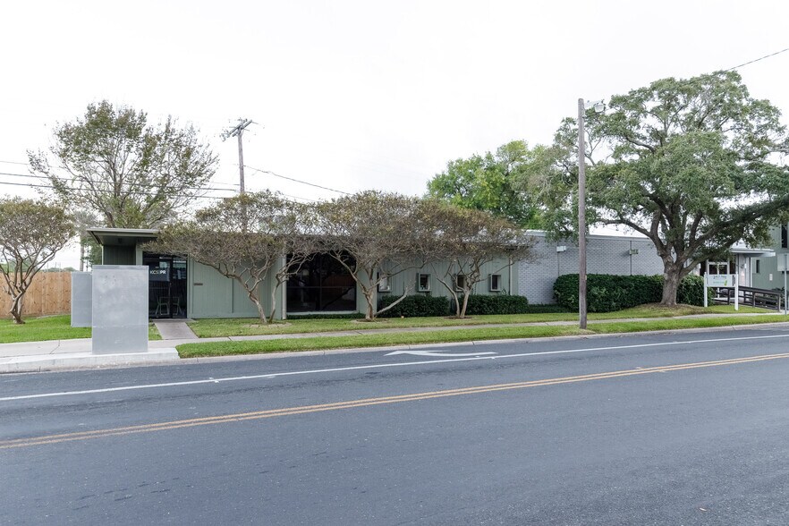 More Photos Of 3301 Santa Fe St, Corpus Christi Office For Lease